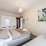 Unbeatable Location - Walkable