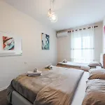 Unbeatable Location - Walkable 地拉那