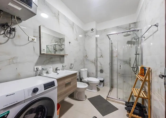 Unbeatable Location - Walkable דירה *