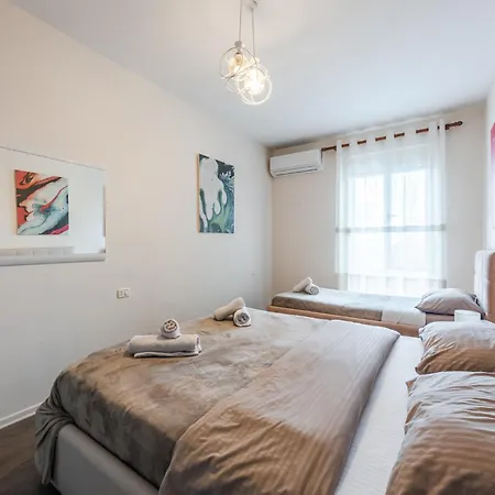 Unbeatable Location - Walkable Тирана