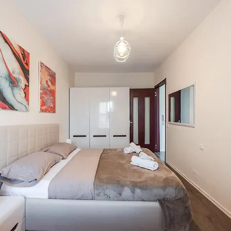 Unbeatable Location - Walkable Тирана